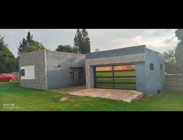 3 BEDROOM HOUSE FOR SALE IN ESTHER PARK